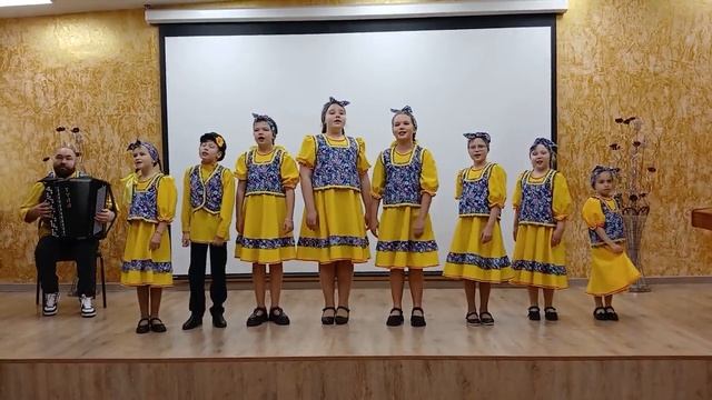 Вокальный коллектив народной песни "Соловейка" - "Летели две птички", "Канарейка" смотреть онлайн