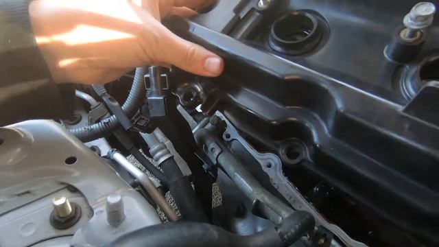 Replacing the Valve Train Cover on a 2007 Nissan 350Z VQ35HR - Part 2 смотреть онлайн