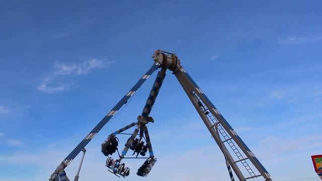 Минск предновогодний! 1ч.(11). 27.12.16. Аттракционы у Дворца спорта. Беларусь смотреть онлайн