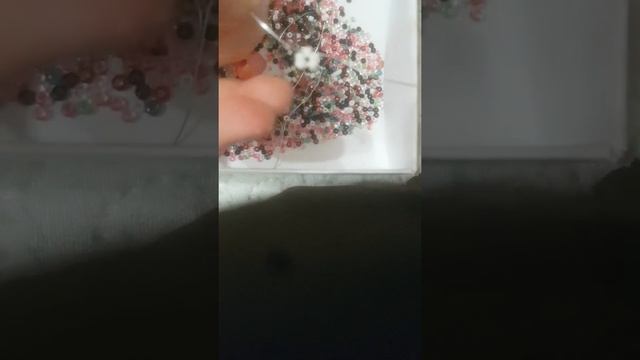 как сделать ромашку из бисера??!? смотреть онлайн