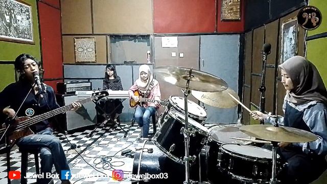 Stairway To Heaven - Led Zeppelin (LIVE Cover by. Jewel Box) смотреть онлайн