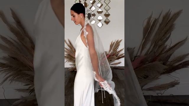 The ‘Harmony’ veil - Available exclusively from The Wedding Veil Shop смотреть онлайн