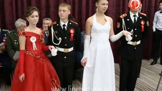 Прекрасные дамы и галантные кавалеры танцевал... смотреть онлайн