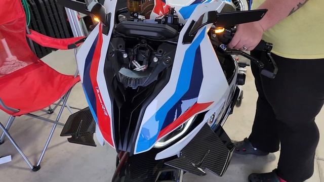 Rizoma Stealth Mirrors And Rizoma Turn Signal Install On My 2022 BMW M1000RR Competition.
