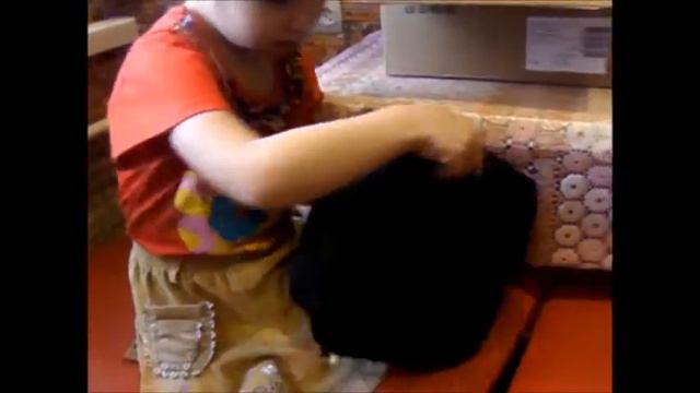 Мой юный помощник делает обзоры. Полина, 4 года. смотреть онлайн