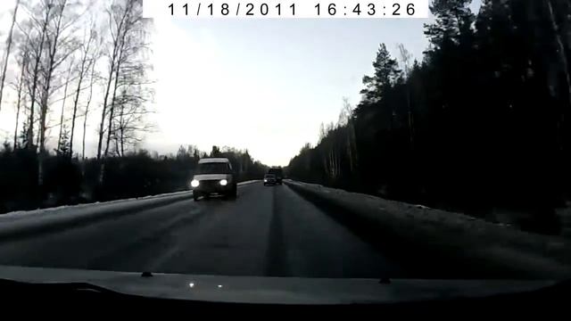 Под Ярославлем ВАЗ вылетает в лобовое с Газелью смотреть онлайн