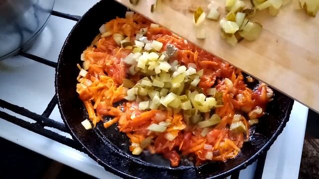 Рассольник с перловкой и фасолью готовлю только так. Все едят и добавки просят.