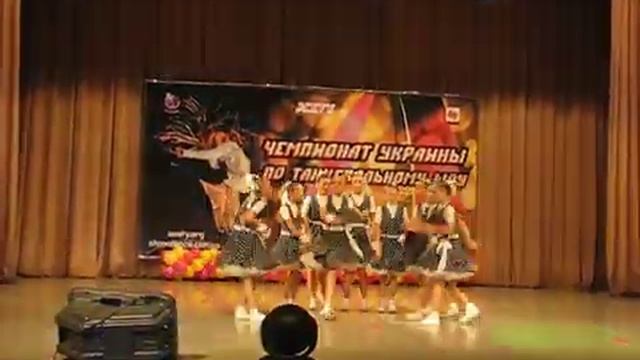 Школа танцев "Максимум" - танец "Школьная перемена" смотреть онлайн