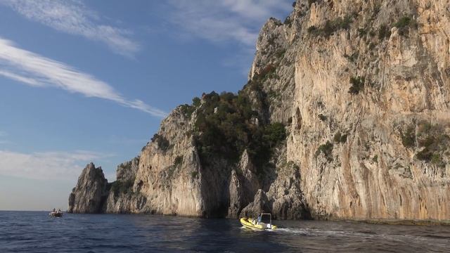 Island of Capri, Italy [Amazing Places 4K] смотреть онлайн