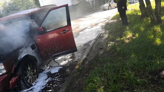 Сгорел Ренжровер пожар смотреть онлайн