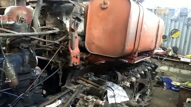 Привели в порядок КПП и реверс ДТ 75 и много мелочных работ смотреть онлайн