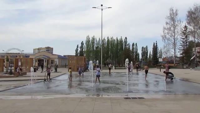 Сухой фонтан на площади Ленина, город Ишимбай смотреть онлайн