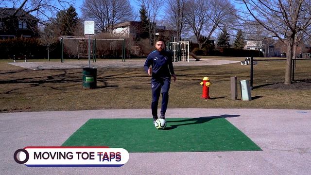 MOVING TOE TAPS | BALL MASTERY 101 смотреть онлайн