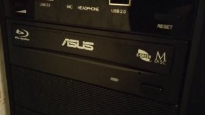 Привод BluRay ASUS BW-16D1HT в работе