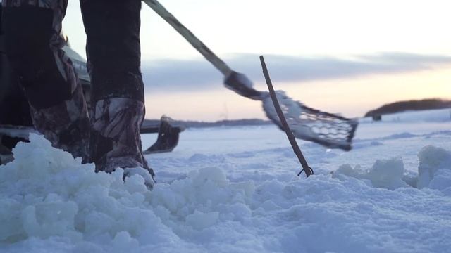 Охота и рыбалка в Сибири. Ловля налима на блесну смотреть онлайн