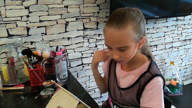 Куда пропала мамина косметика? Необычный челлендж Вики и Ангелины. Чумазые девчонки. смотреть онлайн