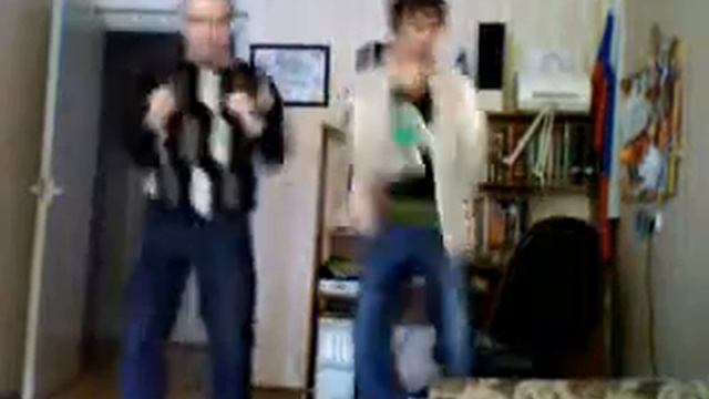 Russian boys dancing (Ресторанный шлягер) смотреть онлайн