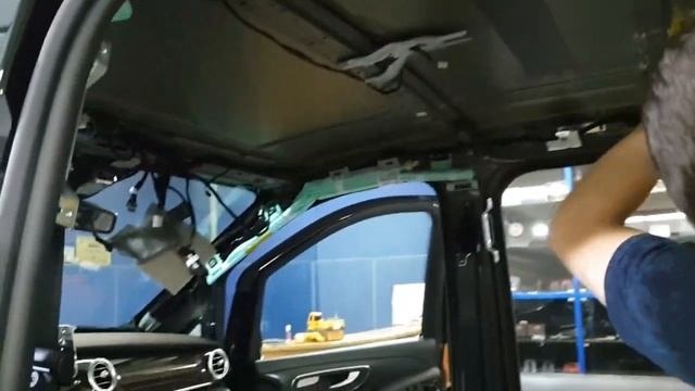 Как так получилось? Полная шумоизоляция автомобиля Mercedes V-Класс: обзор и процесс