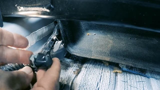 SOLVING REAR DOOR'S WINDOWS NOT WORKING in FORD EXPLORER 2014 INTERCEPTOR смотреть онлайн