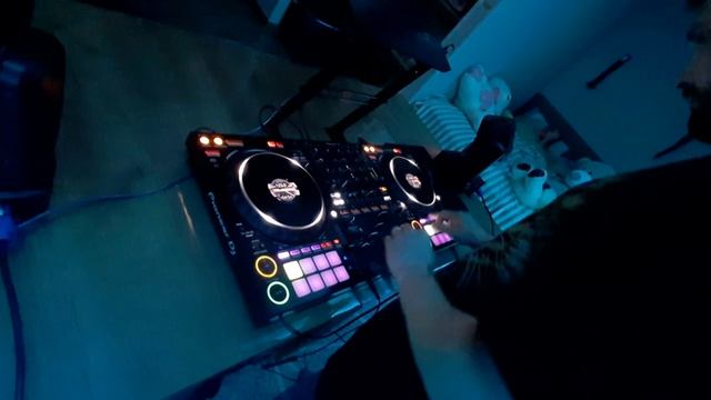 Dj Putilych-Deep Hous Mix 2 (Pionner DDj 1000 )