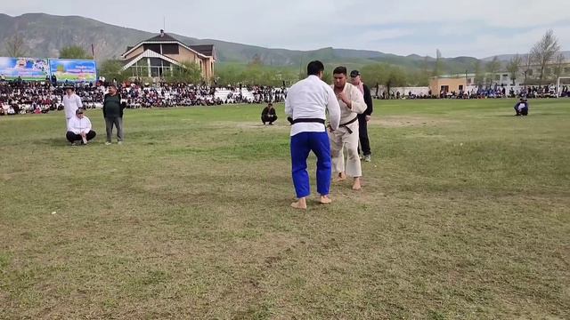 Икром Пахлавони Ёвонира Задан Дар Гуштини н Ёвон ( 2023) ikroma Pahlavona Zadan смотреть онлайн