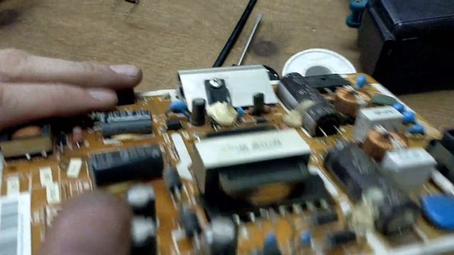 LED TV Samsung 32 ремонт подсветки, уменьшение тока, заставить телевизор работать дольше. смотреть онлайн