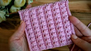 Оригинальный узор спицами для женских изделий. Узор спицами Пузыри или Цветы лимона.