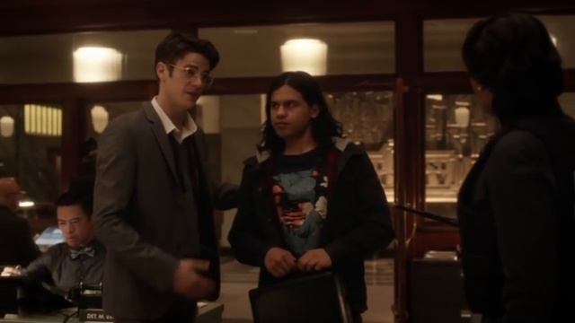 Barry and Iris (2x13 - Welcome to Earth 2 Part 4/4) смотреть онлайн