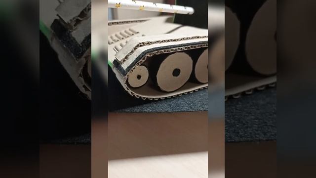 ТАНК из картона. 23 февраля. Поделка в школу смотреть онлайн