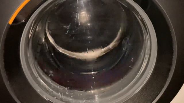 Miele W1 Excellence - Spinning at 1400rpm! смотреть онлайн
