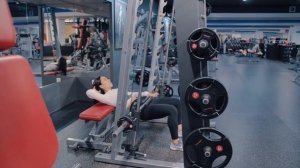 Ягодичный мостик в тренажере Смита