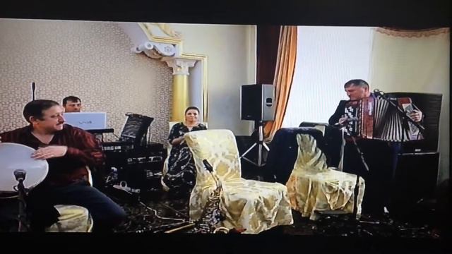 Зайнаб Махаева (без фанеры) и Гаджи Гаирбеков на аккордионе, хорошая песня 👌🏻 смотреть онлайн