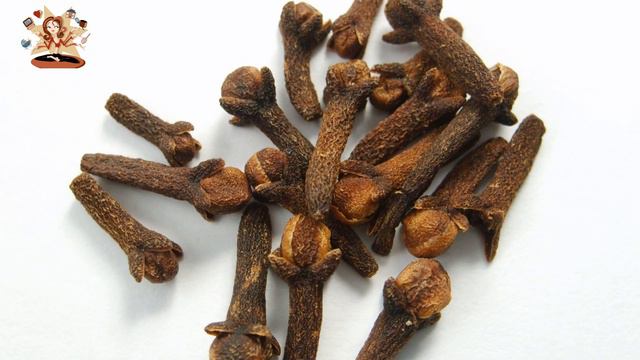 Увидела как моя бабушка жует по 2 бутончика гвоздики каждый день! А ей на минуточку немало лет! смотреть онлайн