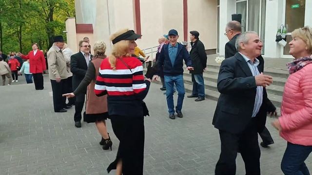 "АХ, ОДЕССА"...на танцполе в Гомельском парке...30.04.2023года. смотреть онлайн