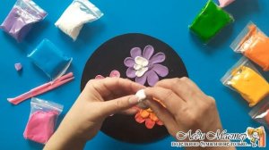Красивая аппликация. Цветы из легкого пластилина на картоне