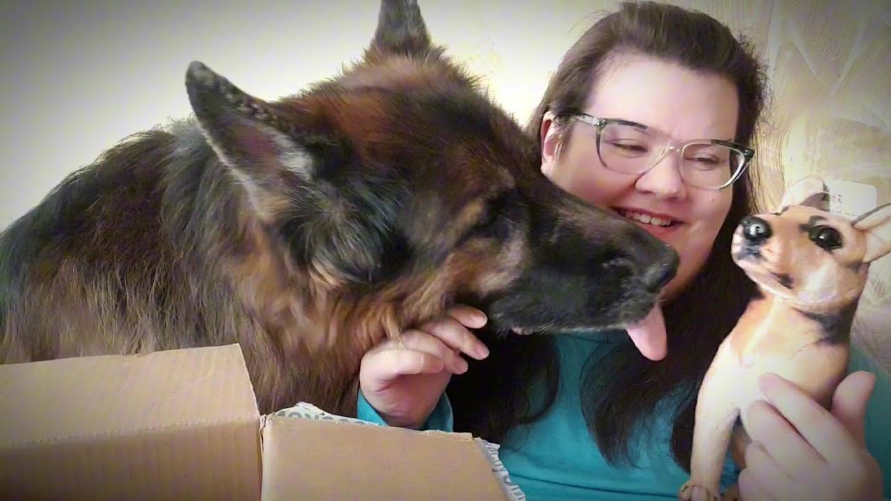 Распаковка посылки от подписчицы . Обзор посылки смотреть онлайн