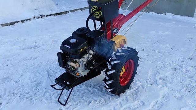 Розпаковую двигун "Weima WM 192 FE-S18к.с."Заводжу нестандартний мотоблок зимою в -8 °C та -17 °C. смотреть онлайн