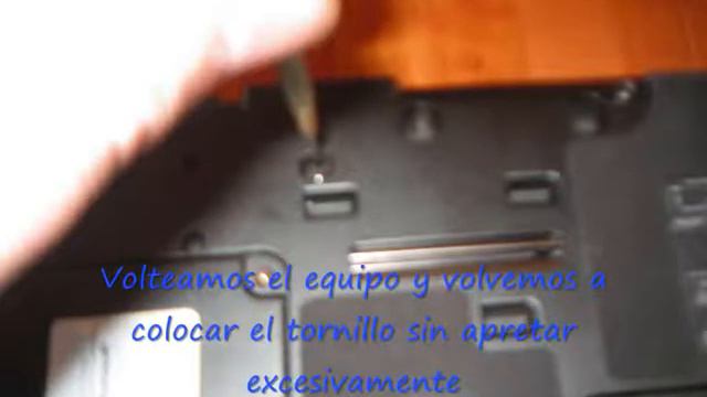 Cambiando el teclado deun Fujitsu P1620 смотреть онлайн