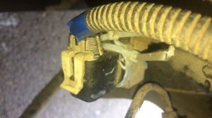 Решение проблемы обломленого болта на креплении датчика положения коленвала на Ваз 2115 Ч.2