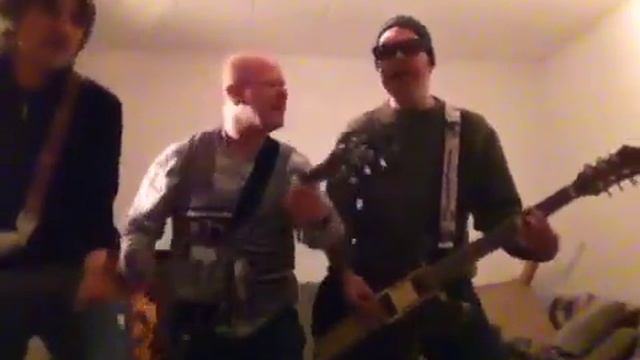 Wille the song. Epiphone ES 333 Hagstrom Viking and a old Ibanez base смотреть онлайн