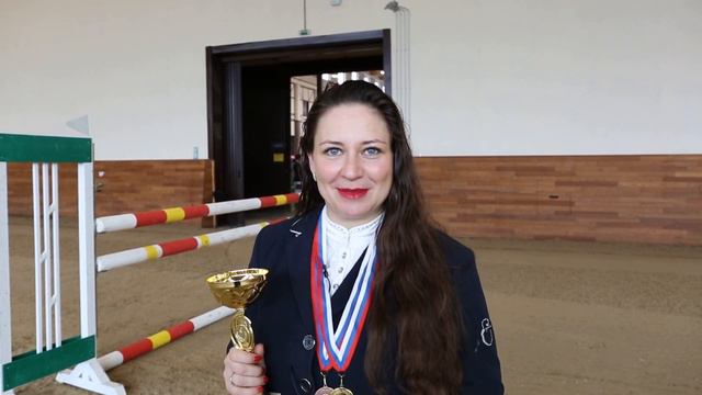 Елена Сафронова - победитель и бронзовый призёр маршрута с высотой препятствий до 105 см смотреть онлайн