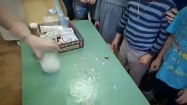 Мастер-класс от родителей - "Эксперимент с сухим льдом и водой" смотреть онлайн