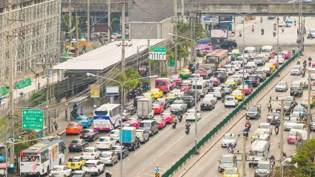 Traffic Jam RAMA9 HD смотреть онлайн