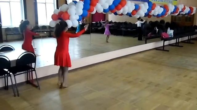 Младшая группа на тренировке. Медленный вальс смотреть онлайн