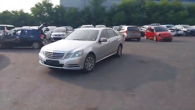 2011 Benz E200 CGI Blue Efficiency смотреть онлайн