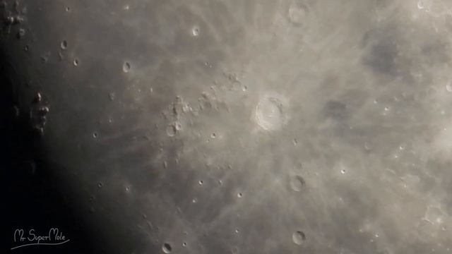Nikon P1000 - Zooming in on the Moon! Moon and its craters in high magnification. смотреть онлайн