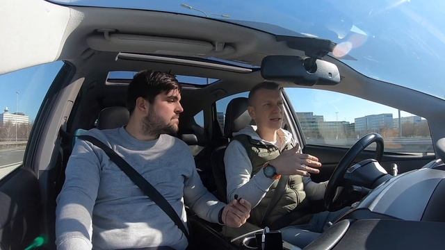Битва Б/У бестселлеров: Toyota Prius Wagon vs Lexus CT200 с большим пробегом. смотреть онлайн