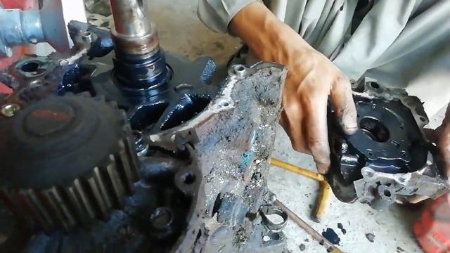 Restoration of a rusty old daewoo engine /Rusty old daewoo car engine opening смотреть онлайн