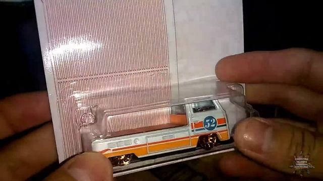 Casería por internet hotwheels Volkswagen t2 pickup.