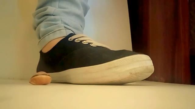 Crushing Snail Shell in my canvas sneakers смотреть онлайн